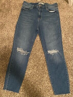 Women’s Distressed Blue Denim Jeans Discount Divas Size 11 With Frayed Hem